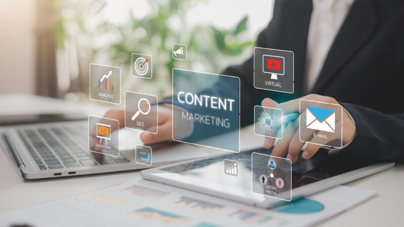 株式会社SIBLAB | 他社と差が出るWebサイトコンテンツの作り方【初心者向け】 _ Content marketing concept. Content creator using a computer for Containing SEO, content, website, e-commerce, social media, AI, sales and online advertising, and ads.