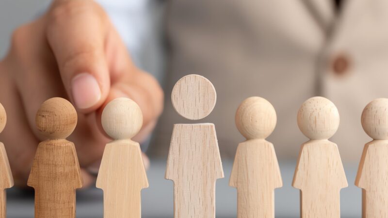 Key functionalities of CRM, essential features 株式会社SIBLAB | ペルソナの作り方【実務版】売上が上がる手順と失敗例3つを解説 _ Key functionalities of CRM, essential features